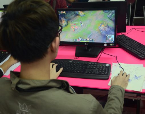 soi-dong-giai-game-uni-league-of-legends-1460015360