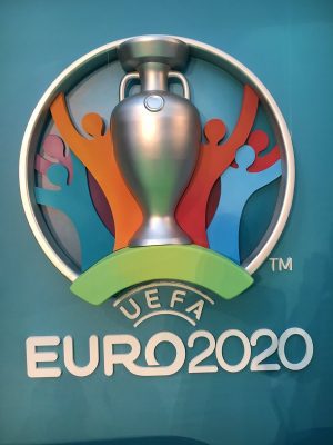 lo-thong-tin-va-logo-euro-2020-thiet-ke-boi-yr-1475518610