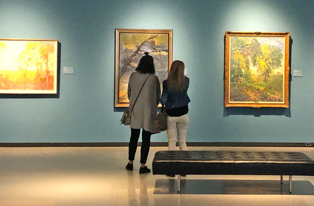 trien-lam-nghe-thuat-va-mot-vai-dieu-ma-ban-can-phai-biet